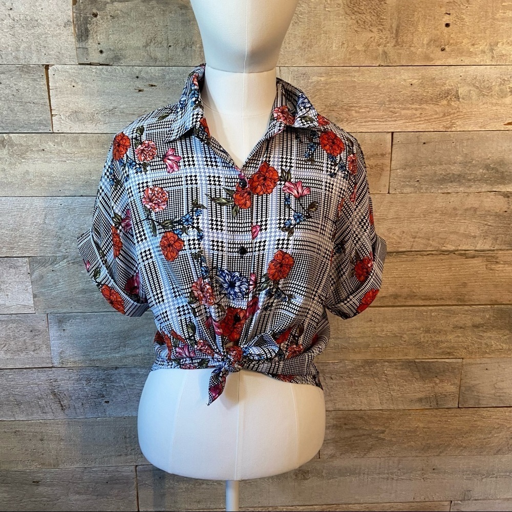 Japna Button‎ up houndstooth  floral crop top medium